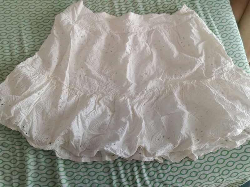 Chic White Broderie Anglaise Skirt