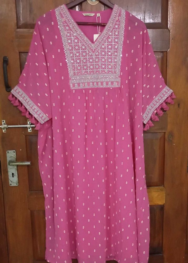 New with tag kaftan