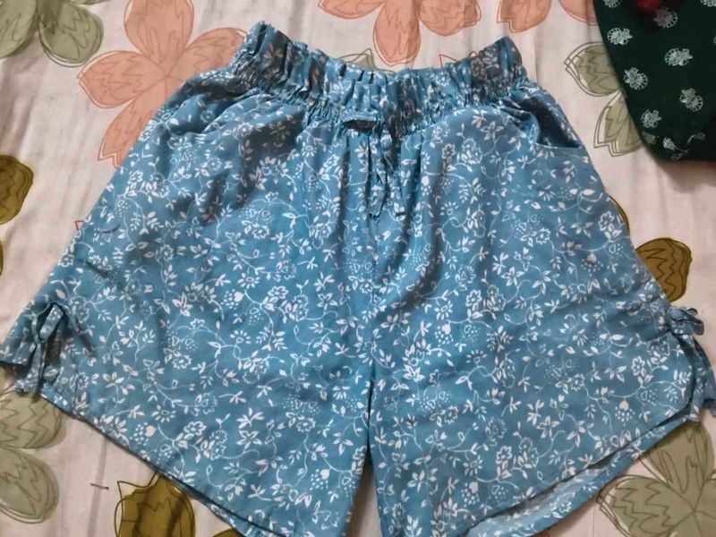 Koreanstyle shorts for women