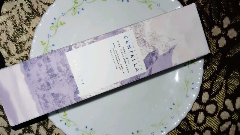 Centella Deep Pore Minimizing Foam Cleanser