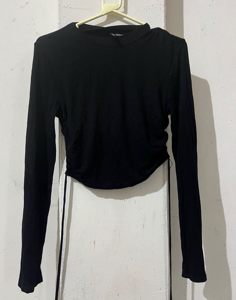 H&amp;M Divided Black Cropped OpenBack Long Sleeve Top