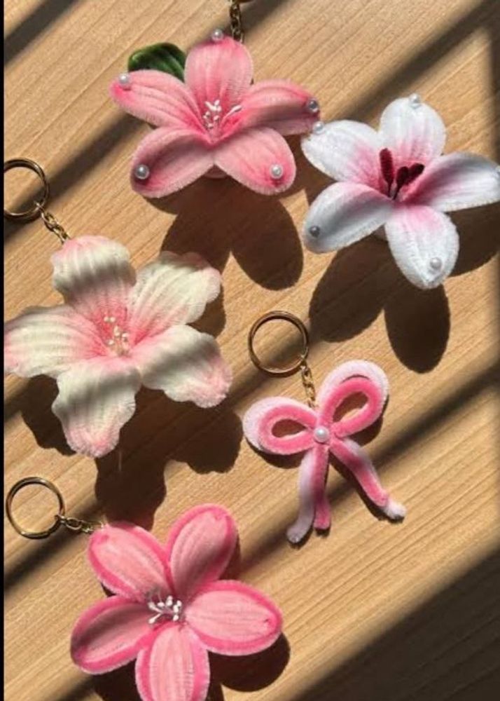 Pipecleaner Flowers Keychain