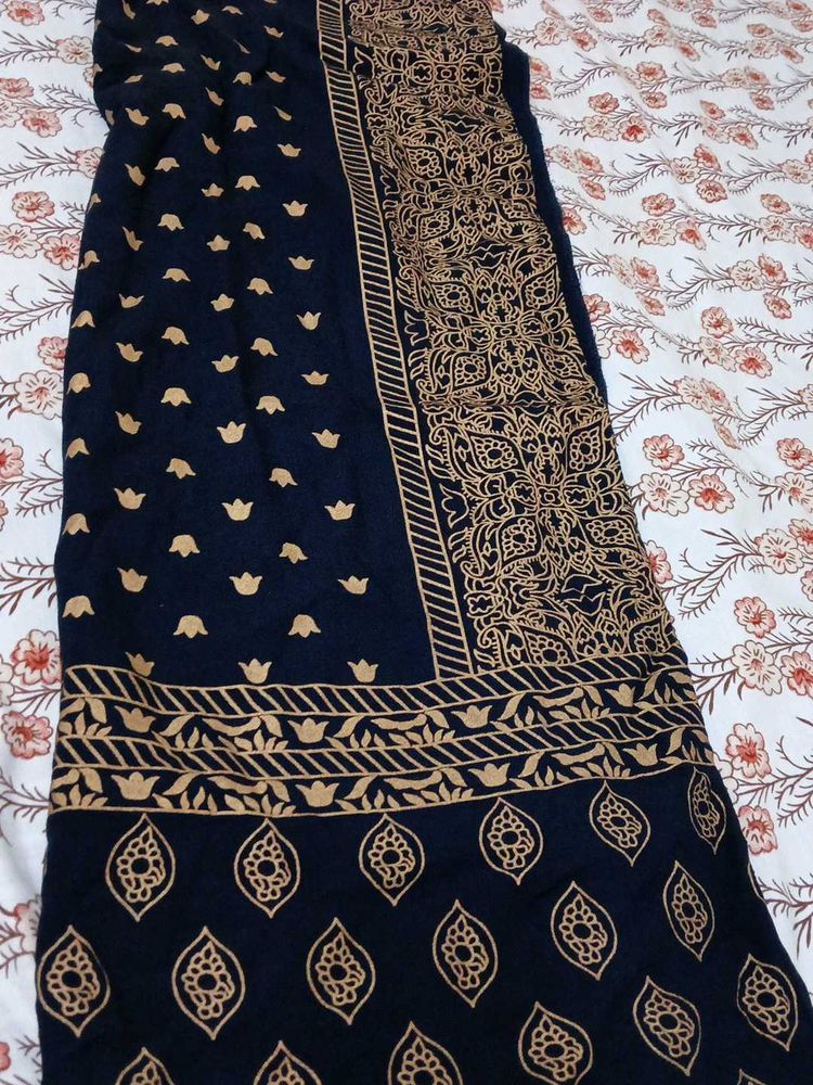 lot  of dupattas,trouser and night suit