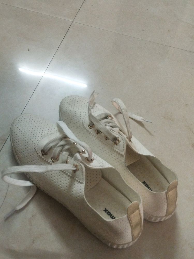 White Comfortable Casual Shoes UK 7