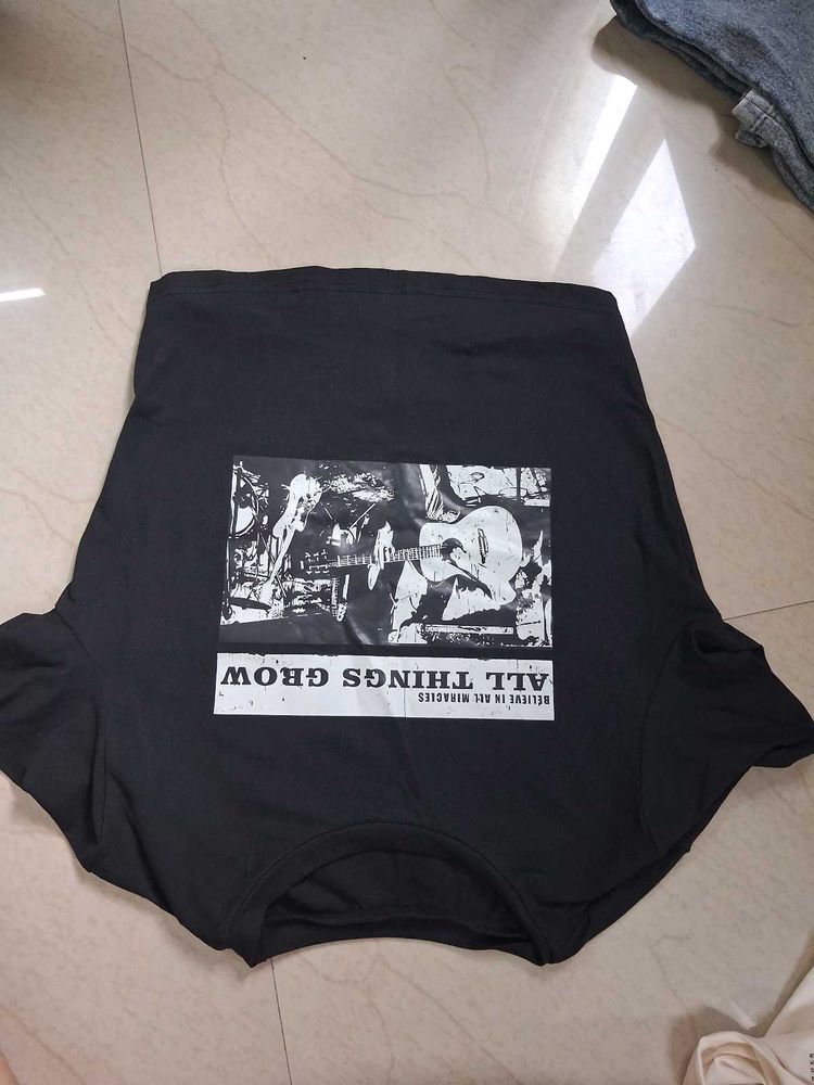 Black Graphic Print T-Shirt