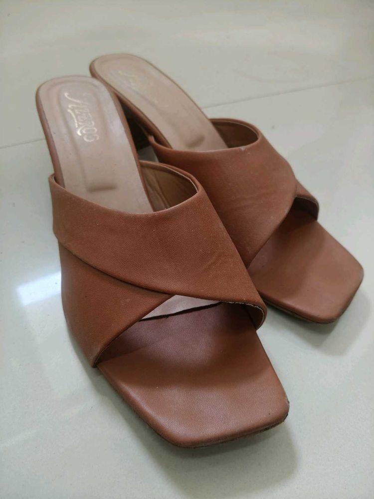 Stylish Brown Block Heel Slides