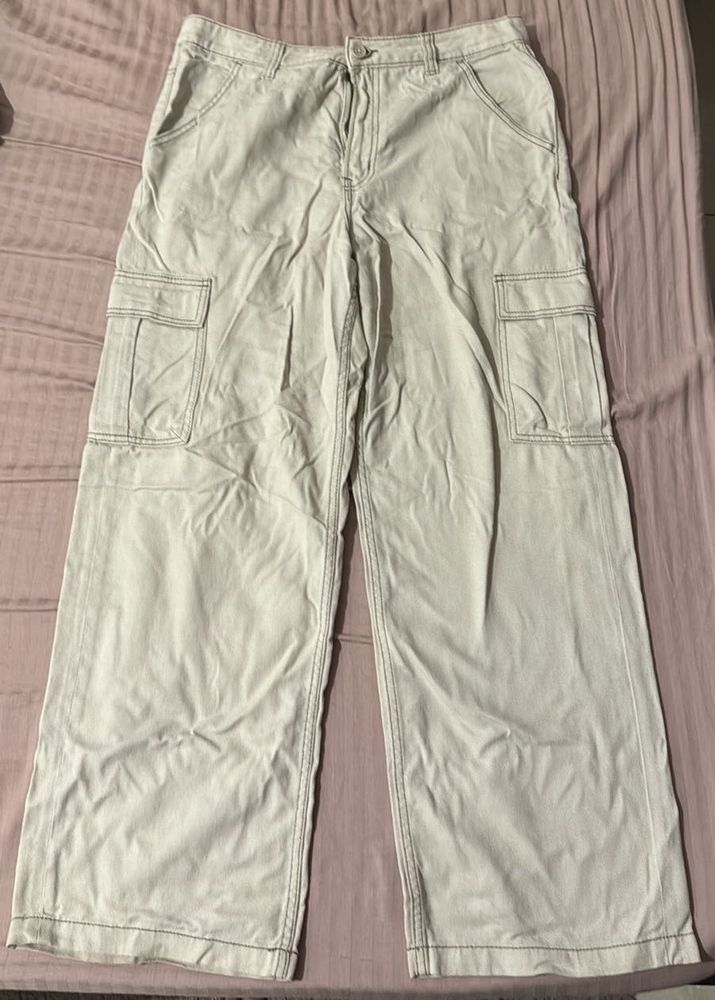 H&amp;M Cream Cargo Pants