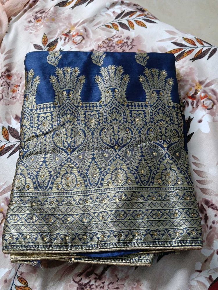Elegant Blue Embroidered sunt