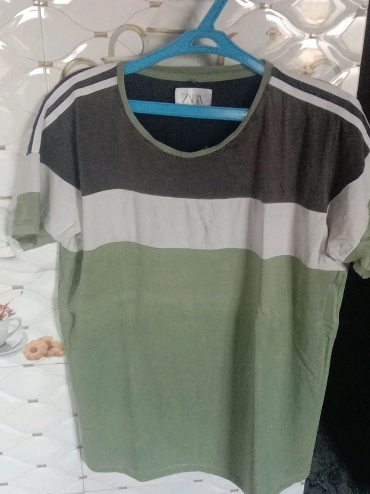 Mans Round Nack T Shirt