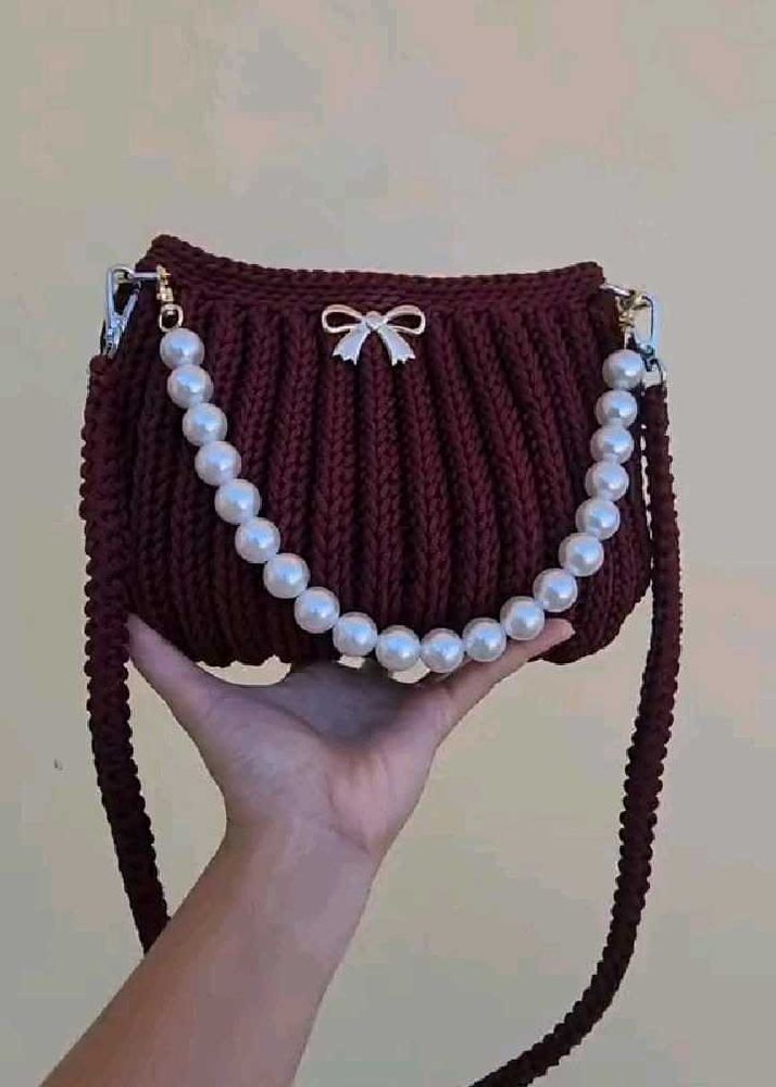 Chic Knitted Handbag with Pearl Strap