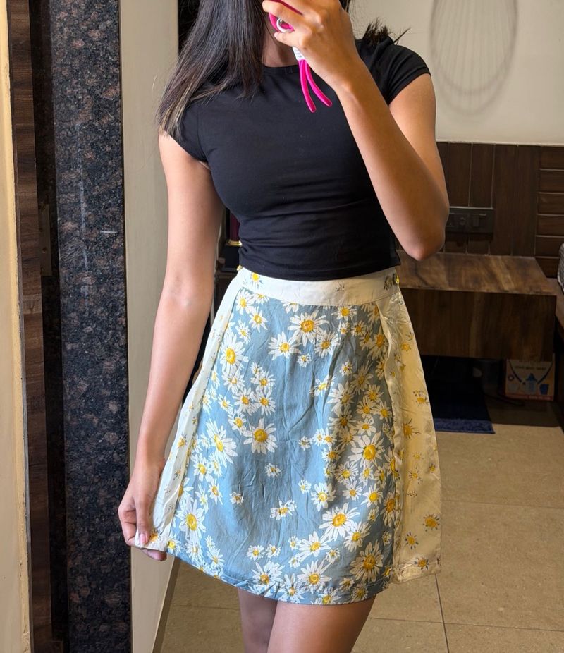 Daisy Print Mini Skirt