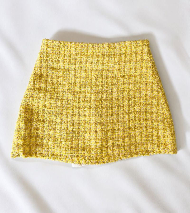 Chic Yellow Tweed Mini Skorts
