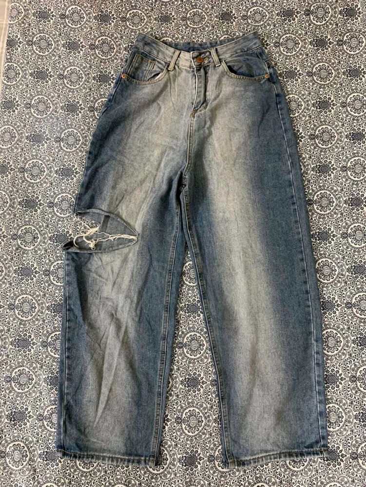 Distressed Wide Leg Jeans