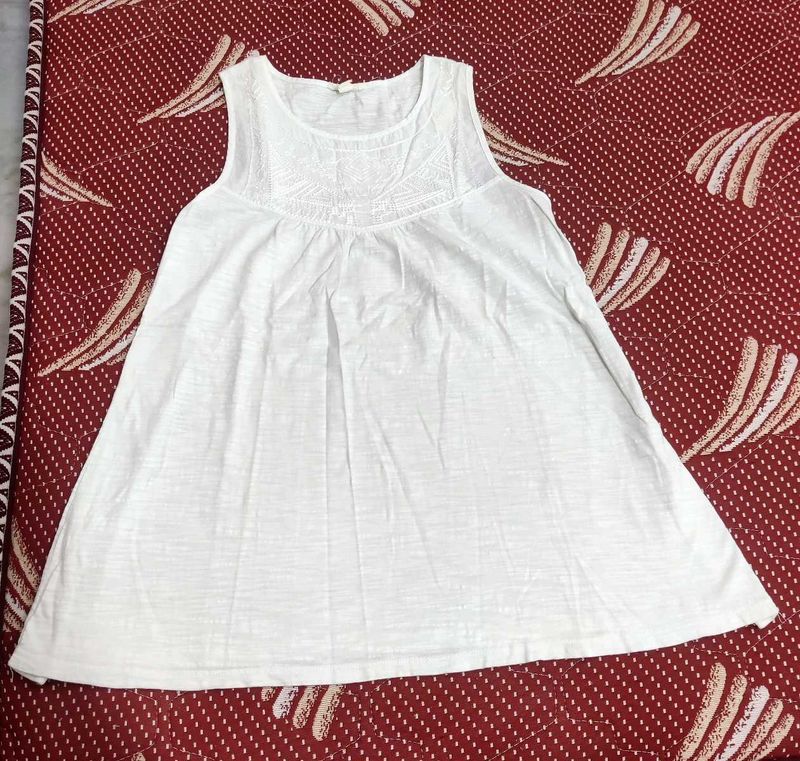 Offer White Sleeveless Dress