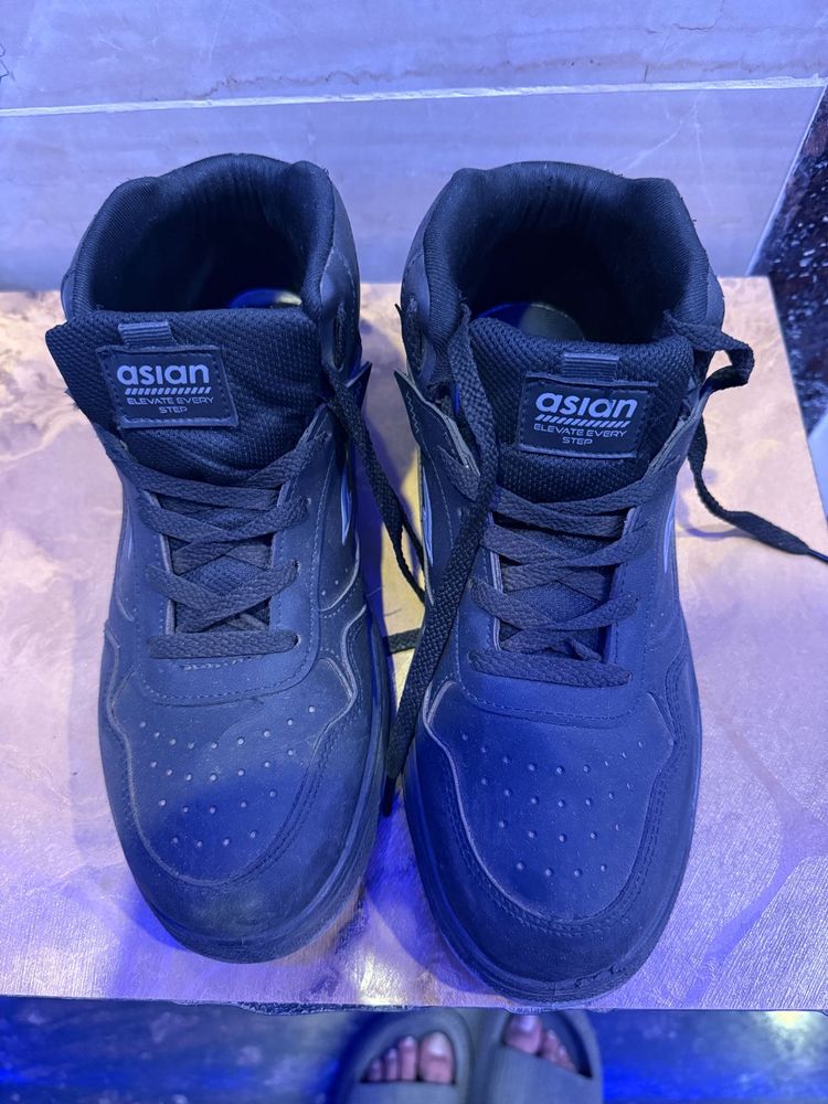 Asian Men's High-Top Sneakers