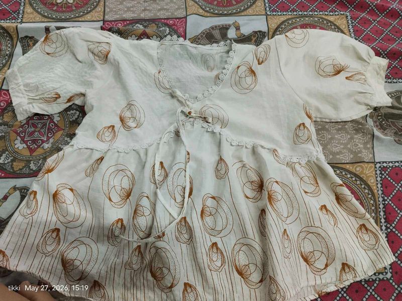 A beautiful korean top