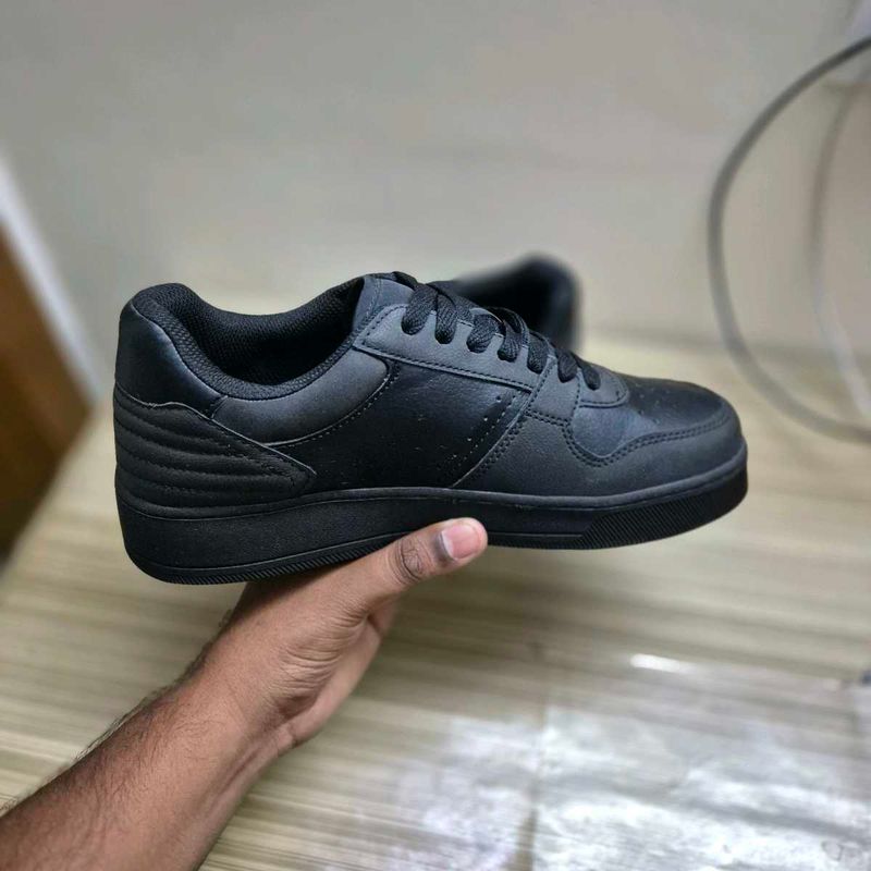 Zara Classic Black Sneakers