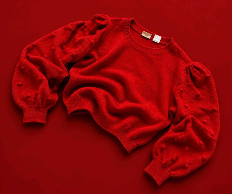 RED TEXTURED KNIT SWEATER