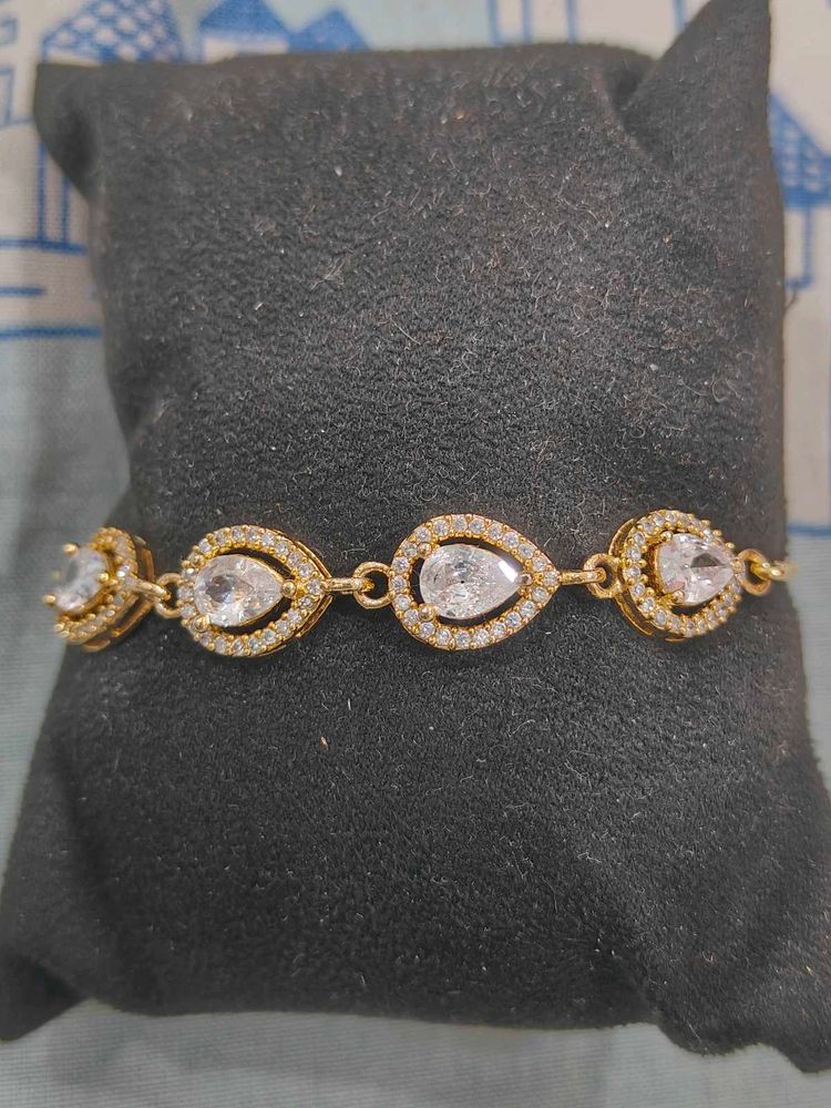 Exquisite Crystal &amp; Gold Bracelet Amoli
