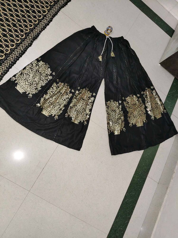 Elegant Black &amp; Gold Palazzo Pants
