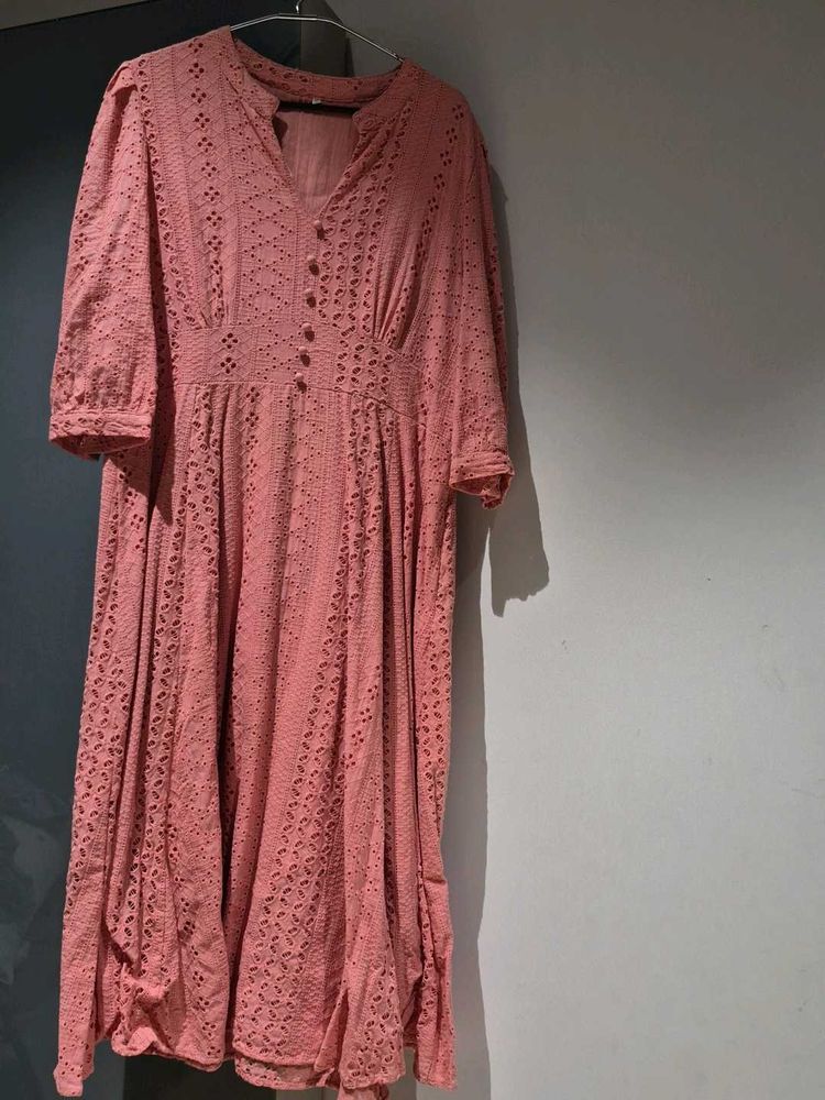 Chic Broderie Anglaise Midi Dress