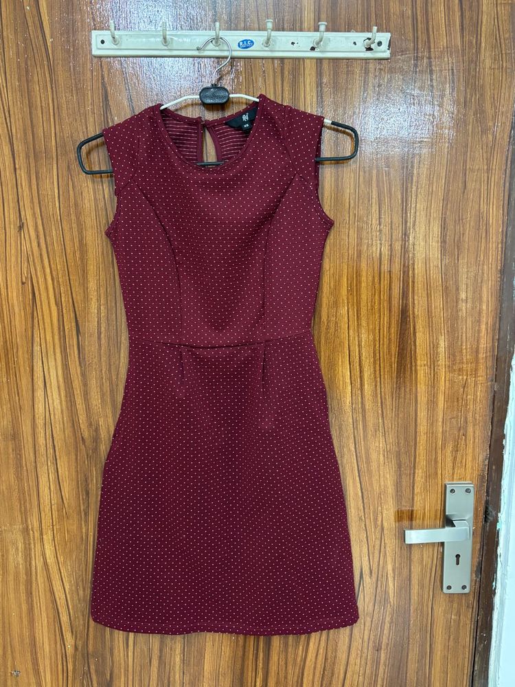 Chic Polka Dot Sleeveless Dress