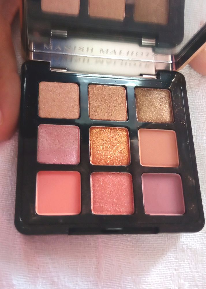 Myglamm Manish Malhotra 9 In 1 Eyeshadow palette