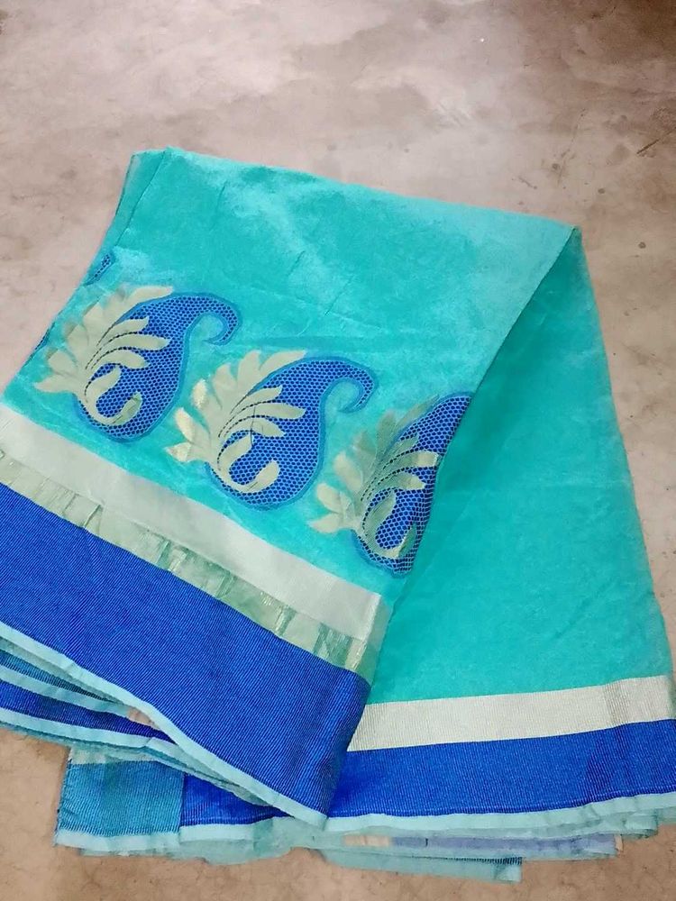 new women trendy Saree with Paisley Border