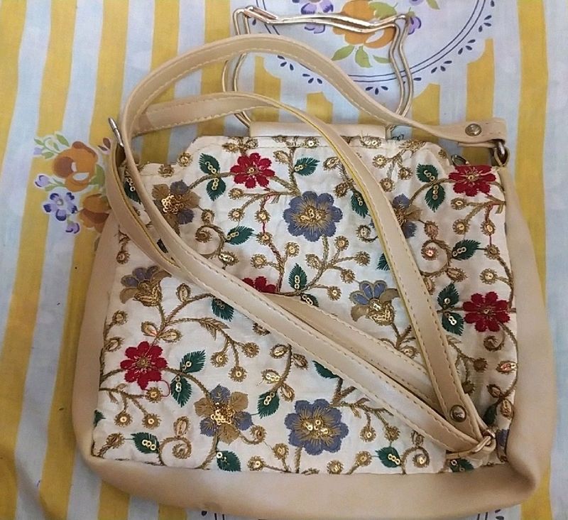 Slingbag + Handbag
