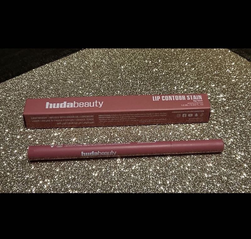 Huda Beauty Lip Contour Stain Shade-Rosewood