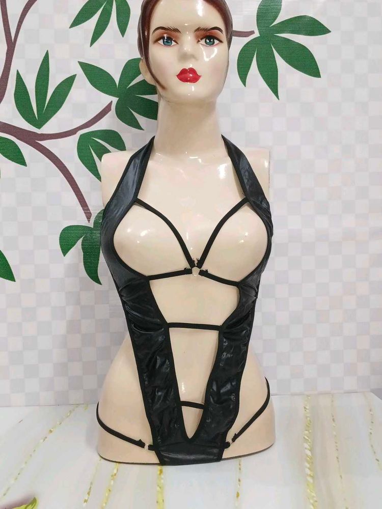 (1450) Sexy Black One-Piece Swimsuit