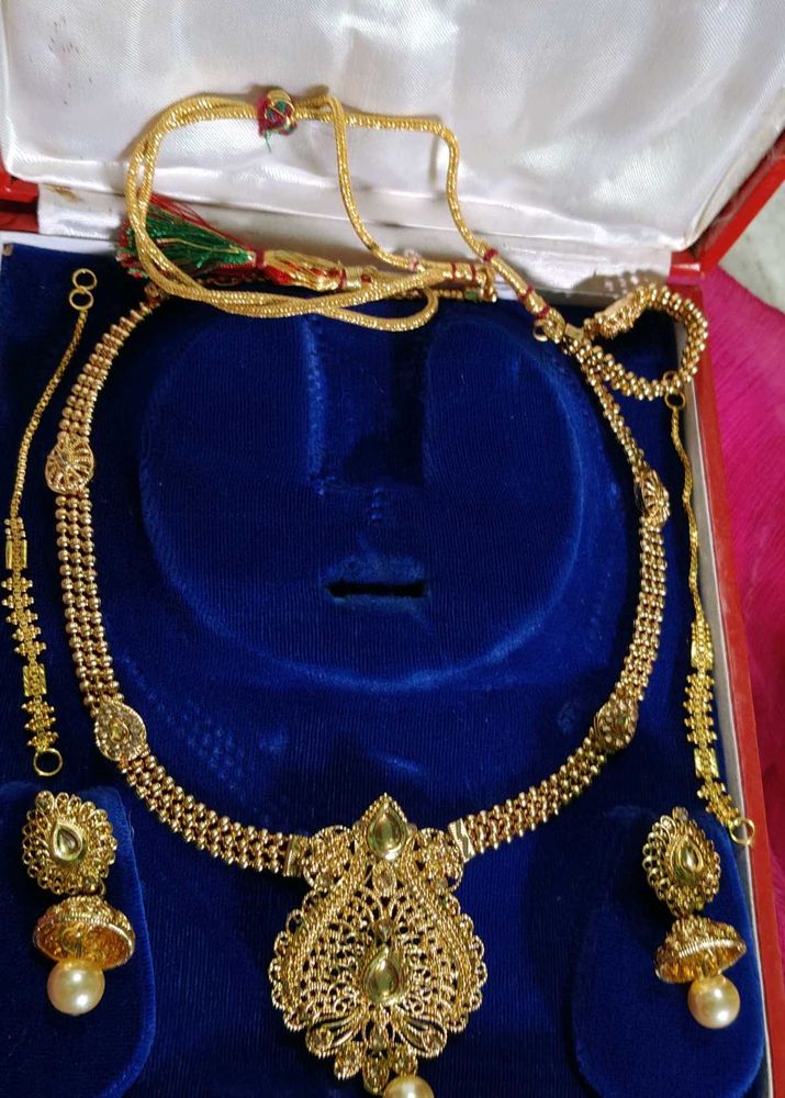 Long Golden Necklace With Earrings