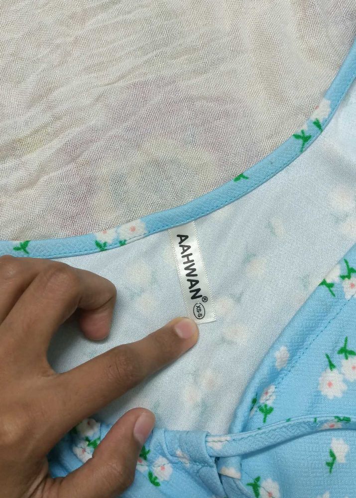 Cute Blue Floral Top