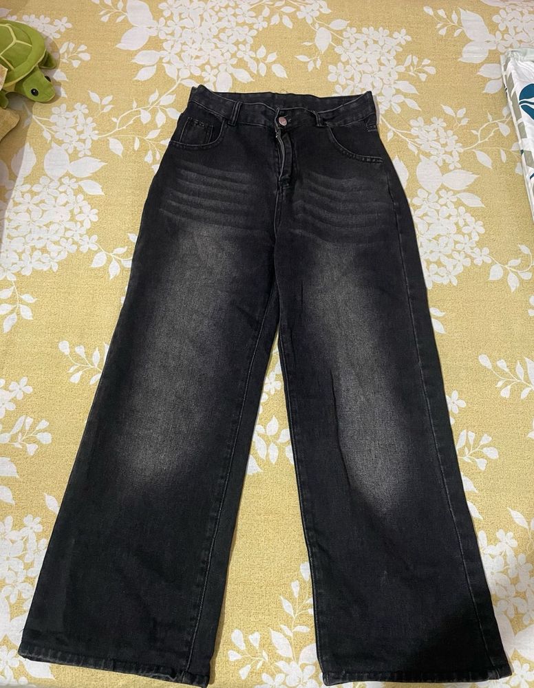 Women's Black Wide-Leg Jeans