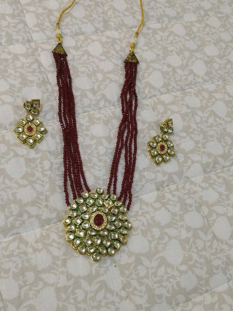 Stunning Kundan Necklace &amp; Earring Set