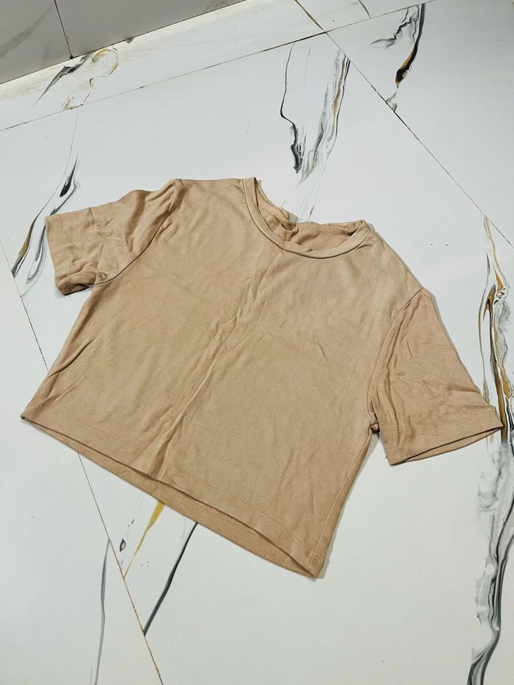 Basic Tan Cropped T-Shirt
