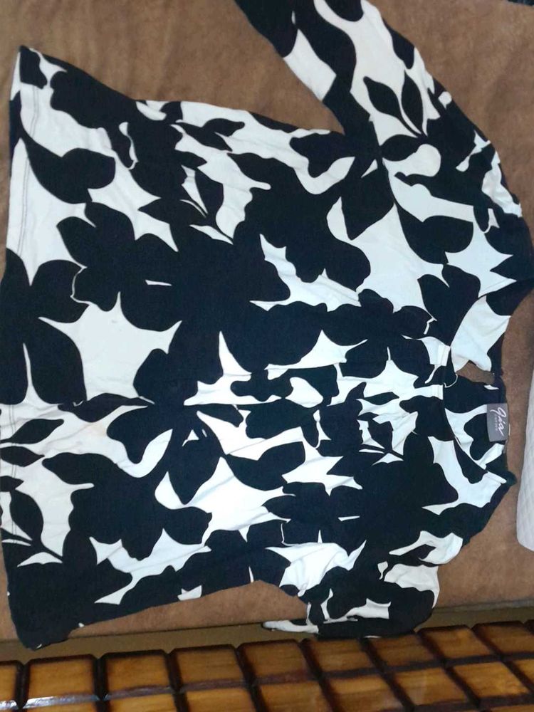 GIA TOP WITH BLACK ABSTRACT PRINT