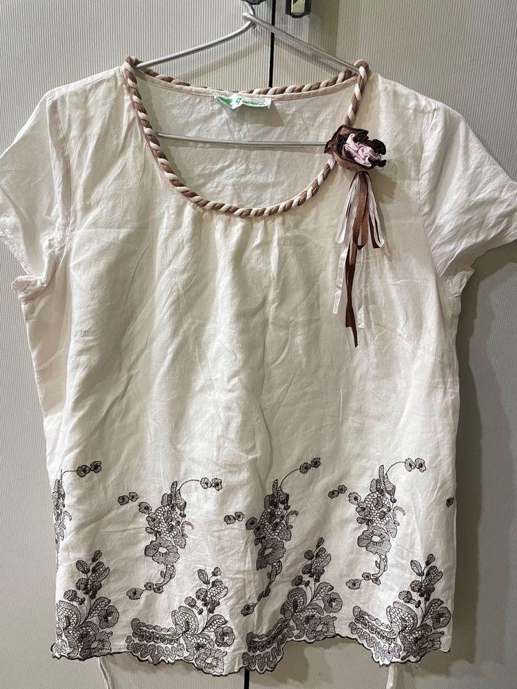 Chic White Embroidered Top