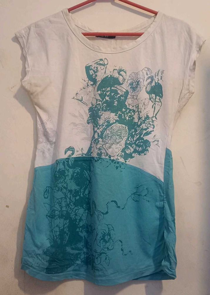 Unique Graphic Print T-Shirt