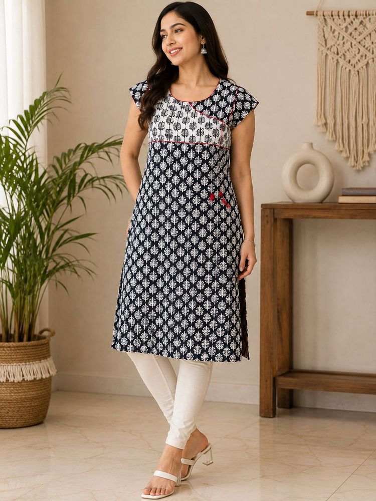 Chic Black &amp; White Printed Kurti