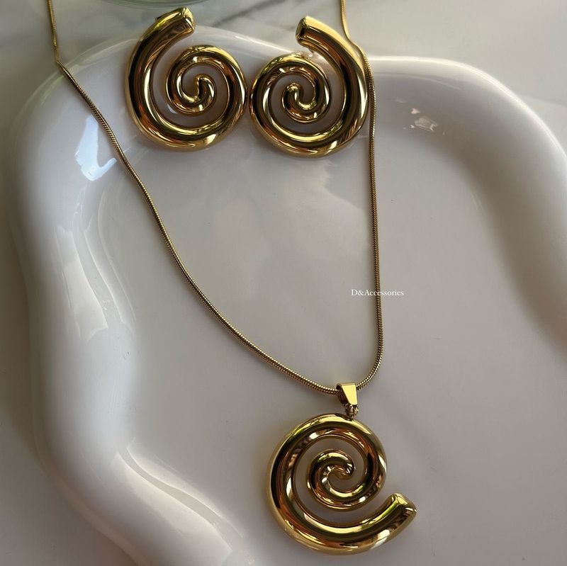 Gold Tone Spiral Necklace &amp; Earring Set