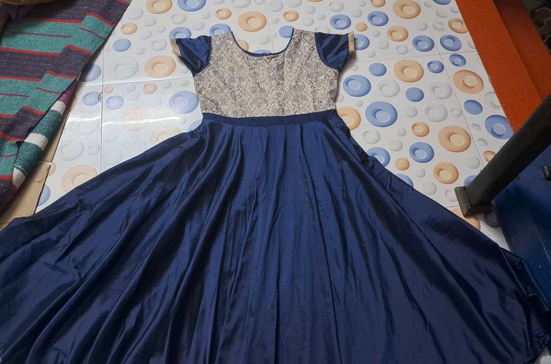 Elegant Navy Blue Ethnic Gown