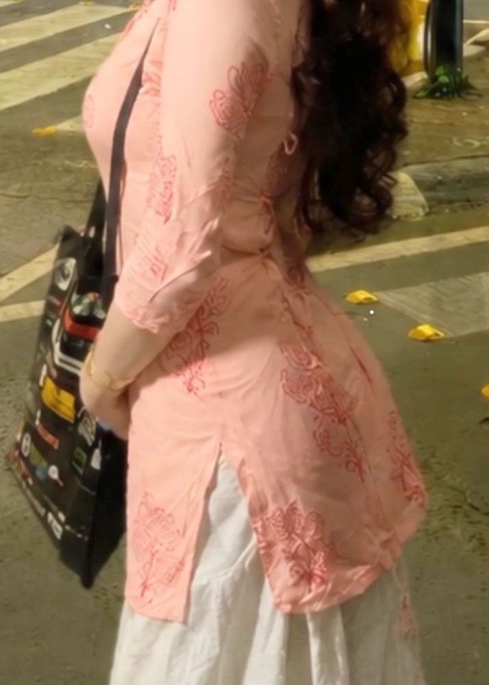 Elegant Pink Kurta with Red Print