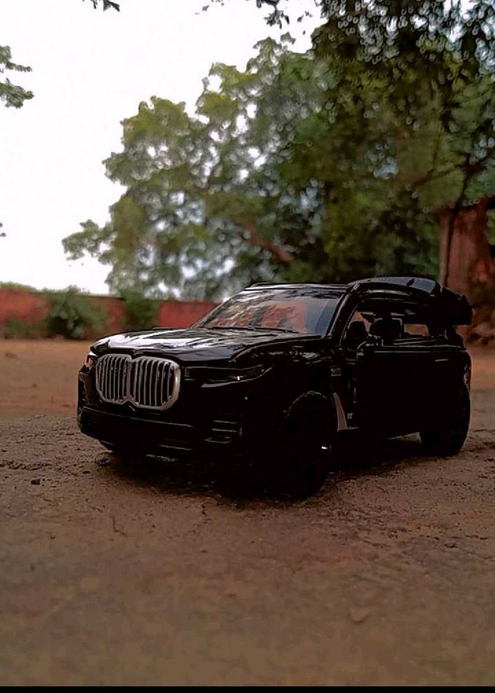 ✨BMW die cast model of x5 car!!