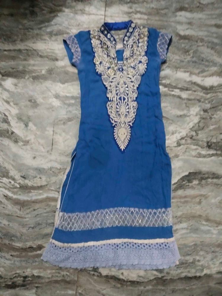 Elegant Blue Embroidered Kurta