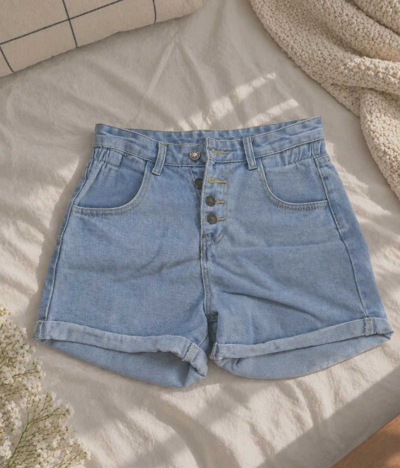 Button-Up Denim Shorts 🌺