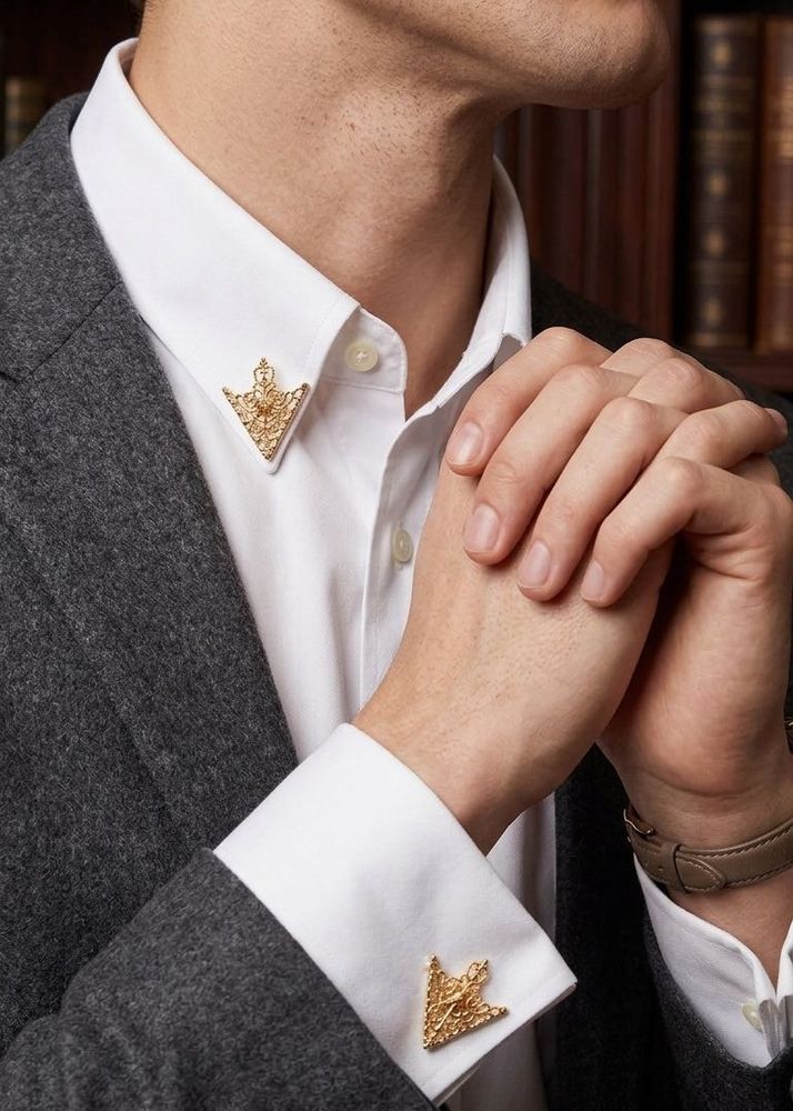 Elegant Gold-Tone Collor pins