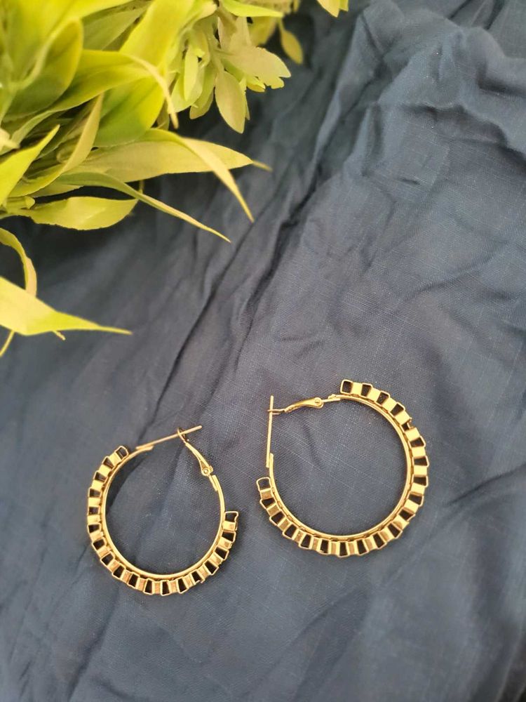 Gold Tone Hoop Earrings | Lightweight
