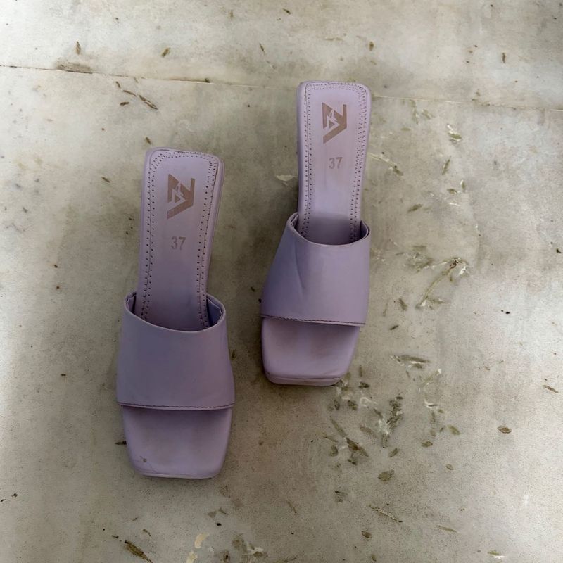 Chic Lavender Slide Sandals