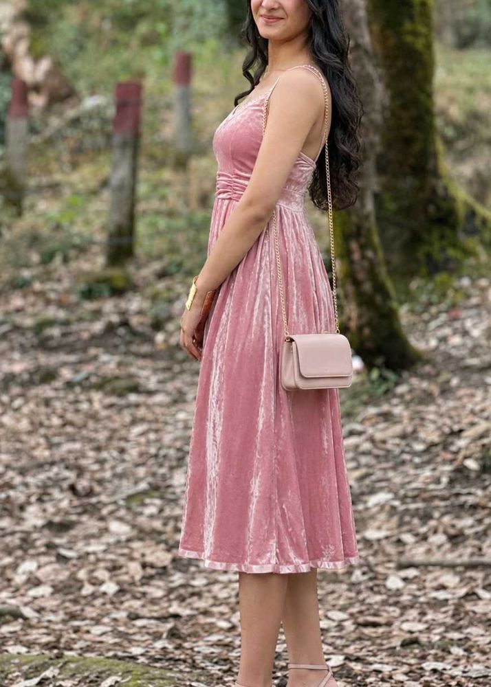 Elegant Pink Velvet Midi Dress
